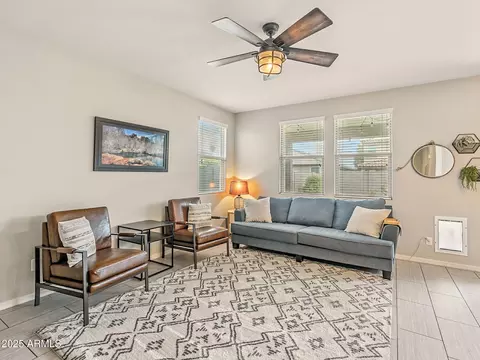 Living - 5018 E Greenway St, Mesa, AZ 85205 photo 2 of 4