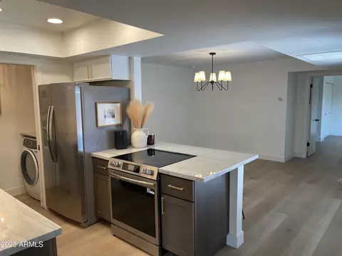 3211 W Echo Ln, Phoenix, AZ 85051 photo 6