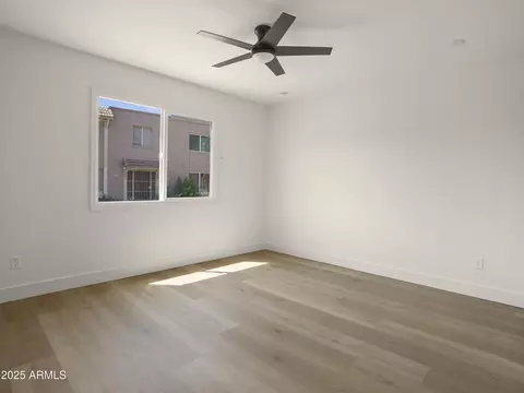 3211 W Echo Ln, Phoenix, AZ 85051 photo 30