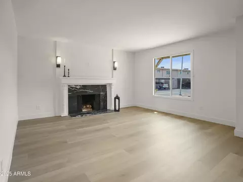 3211 W Echo Ln, Phoenix, AZ 85051 photo 2