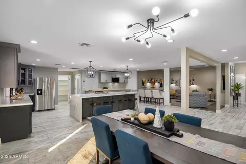 Dining - 7638 N 20th St, Phoenix, AZ 85020 photo 3 of 3