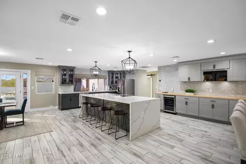 Kitchen - 7638 N 20th St, Phoenix, AZ 85020 photo 1 of 8