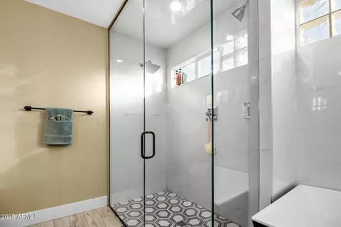 Bath - 7638 N 20th St, Phoenix, AZ 85020 photo 3 of 5