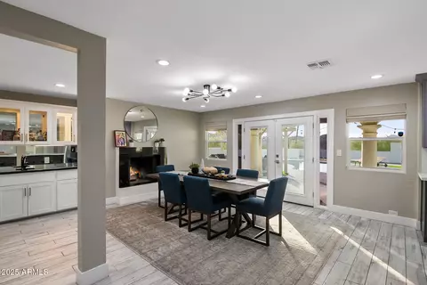 Dining - 7638 N 20th St, Phoenix, AZ 85020 photo 2 of 3