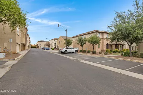 Exterior - 3687 E Leslie Dr, Gilbert, AZ 85296 photo 6 of 7