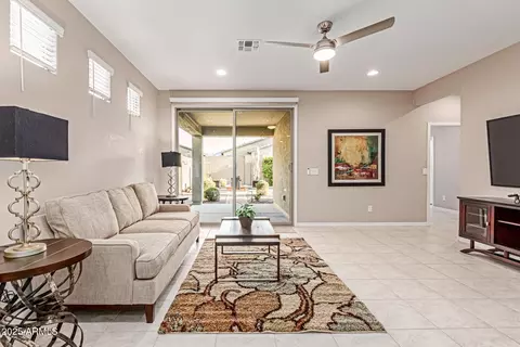 Living - 3235 W Carter Rd, Phoenix, AZ 85041 photo 1 of 3