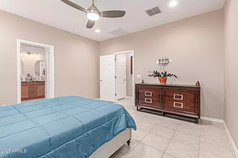 Bedroom - 3235 W Carter Rd, Phoenix, AZ 85041 photo 2 of 6
