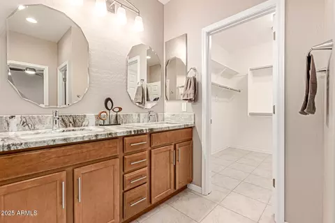 Bath - 3235 W Carter Rd, Phoenix, AZ 85041 photo 2 of 3