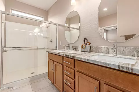 Bath - 3235 W Carter Rd, Phoenix, AZ 85041 photo 1 of 3