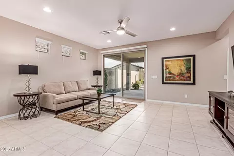 Living - 3235 W Carter Rd, Phoenix, AZ 85041 photo 2 of 3