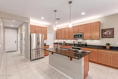 Kitchen - 3235 W Carter Rd, Phoenix, AZ 85041 photo 1 of 5