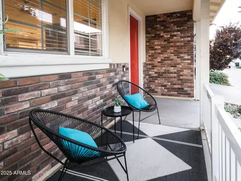 Exterior - 739 E Calavar Rd, Phoenix, AZ 85022 photo 2 of 5