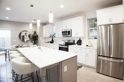 Kitchen - 739 E Calavar Rd, Phoenix, AZ 85022 photo 2 of 3