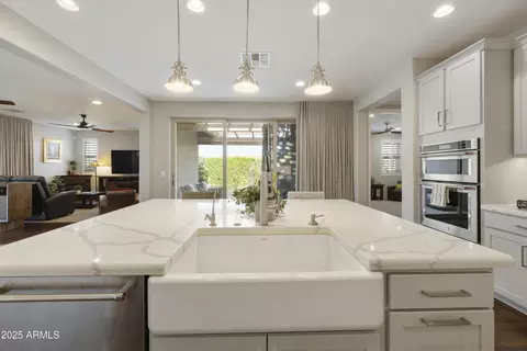 Kitchen - 10330 E Tiburon Ave, Mesa, AZ 85212 photo 10 of 11