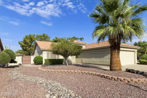 24420 S Boxwood Dr, Sun Lakes, AZ 85248