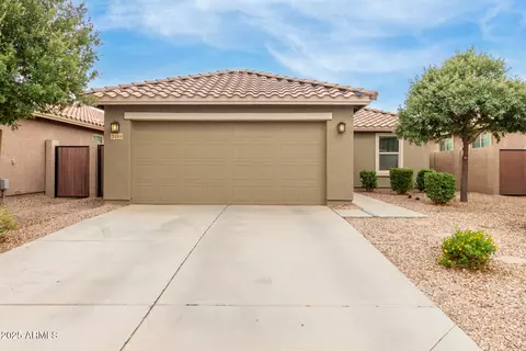 3489 E Silversmith Trl E, San Tan Valley, AZ 85143