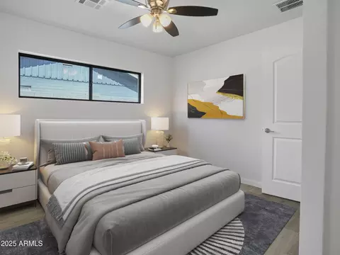 Bedroom - 1046 Elm St, Phoenix, AZ 85014 photo 4 of 10