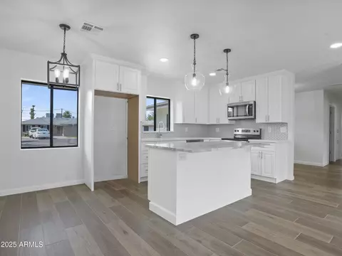 Kitchen - 1046 Elm St, Phoenix, AZ 85014 photo 1 of 1