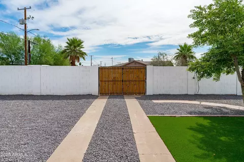Exterior - 1702 W Indian School Rd, Phoenix, AZ 85015 photo 8 of 11