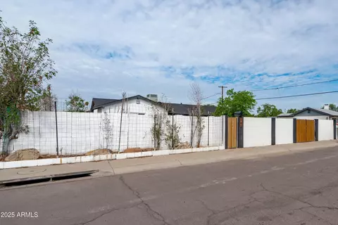 1702 W Indian School Rd, Phoenix, AZ 85015