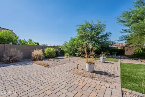 Exterior - 2816 W Pollack St, Phoenix, AZ 85041 photo 11 of 12
