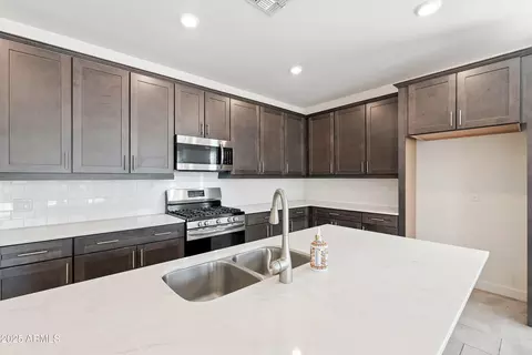 Kitchen - 2816 W Pollack St, Phoenix, AZ 85041 photo 6 of 7