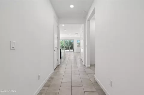 Entry Way - 2816 W Pollack St, Phoenix, AZ 85041 photo 4 of 4