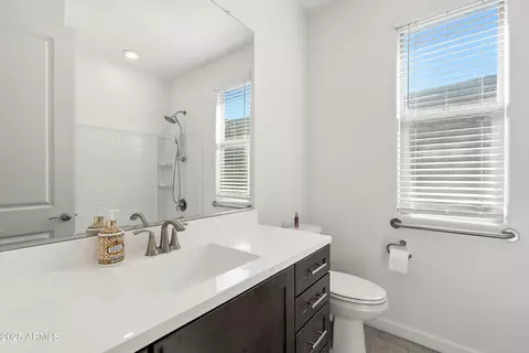Bath - 2816 W Pollack St, Phoenix, AZ 85041 photo 3 of 4