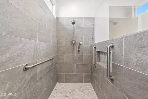 Bath - 2816 W Pollack St, Phoenix, AZ 85041 photo 1 of 4