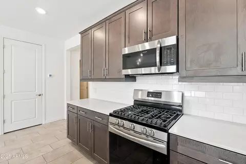 Kitchen - 2816 W Pollack St, Phoenix, AZ 85041 photo 3 of 7