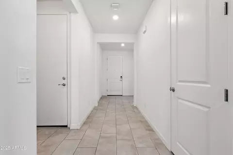 Entry Way - 2816 W Pollack St, Phoenix, AZ 85041 photo 3 of 4
