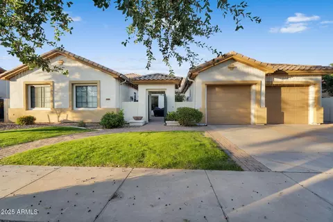 934 W Elm St, Litchfield Park, AZ 85340