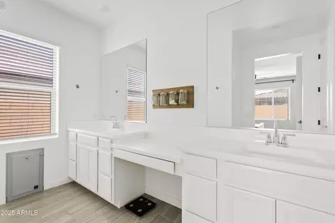 Bath - 9833 E Red Giant Dr, Mesa, AZ 85212 photo 2 of 3