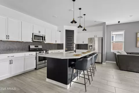 Kitchen - 9833 E Red Giant Dr, Mesa, AZ 85212 photo 2 of 5