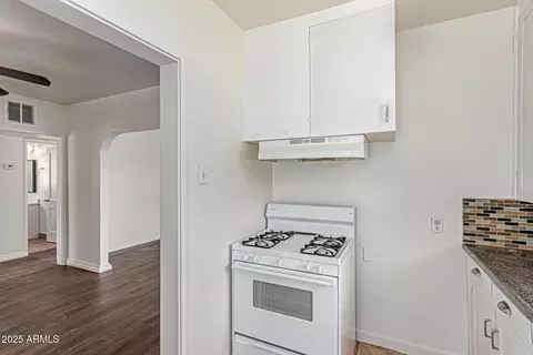 Kitchen - 4002 N 12th St, Phoenix, AZ 85014 photo 4 of 4