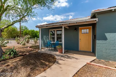 Exterior - 4002 N 12th St, Phoenix, AZ 85014 photo 3 of 7