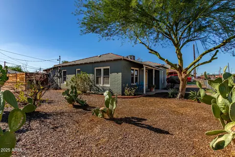 Exterior - 4002 N 12th St, Phoenix, AZ 85014 photo 2 of 7