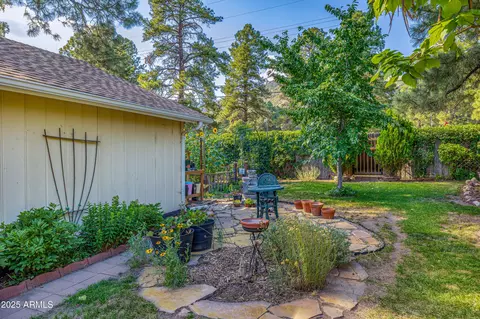 Exterior - 3106 E Mount Elden Dr, Flagstaff, AZ 86004 photo 8 of 10