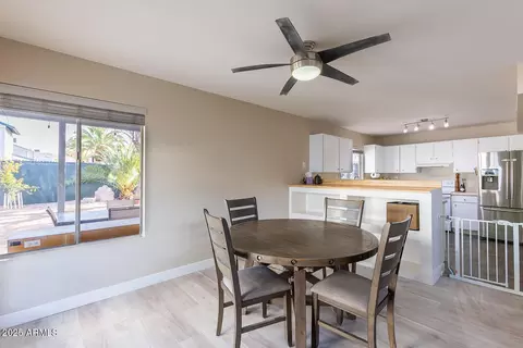 Dining - 4131 E Carter Dr, Phoenix, AZ 85042 photo 2 of 4