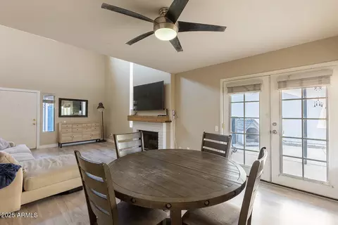 Dining - 4131 E Carter Dr, Phoenix, AZ 85042 photo 1 of 4
