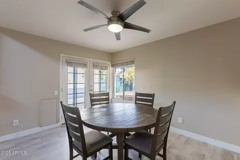 Dining - 4131 E Carter Dr, Phoenix, AZ 85042 photo 4 of 4