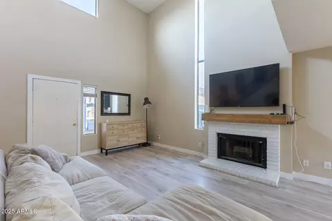 Living - 4131 E Carter Dr, Phoenix, AZ 85042 photo 4 of 4