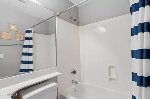 Bath - 702 W Scott Ave, Gilbert, AZ 85233 photo 2 of 5