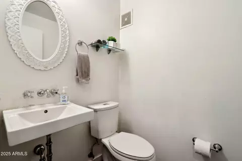 Bath - 2209 E Weldon Ave, Phoenix, AZ 85016 photo 7 of 7