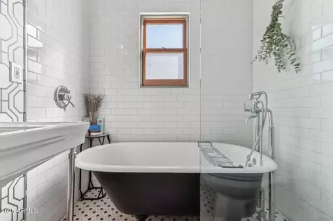 Bath - 2209 E Weldon Ave, Phoenix, AZ 85016 photo 4 of 7