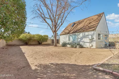 Exterior - 2209 E Weldon Ave, Phoenix, AZ 85016 photo 3 of 9
