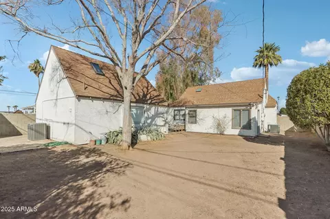 Exterior - 2209 E Weldon Ave, Phoenix, AZ 85016 photo 5 of 9