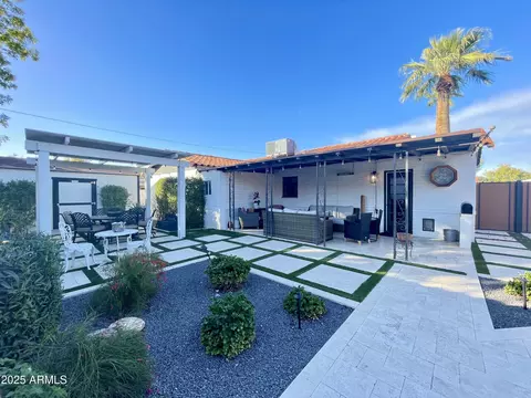 Exterior - 917 W Verde Ln, Phoenix, AZ 85013 photo 2 of 5