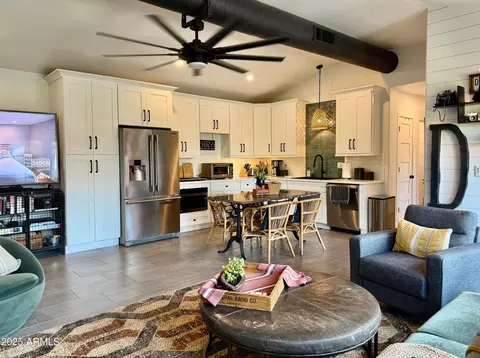 Kitchen - 917 W Verde Ln, Phoenix, AZ 85013 photo 4 of 4
