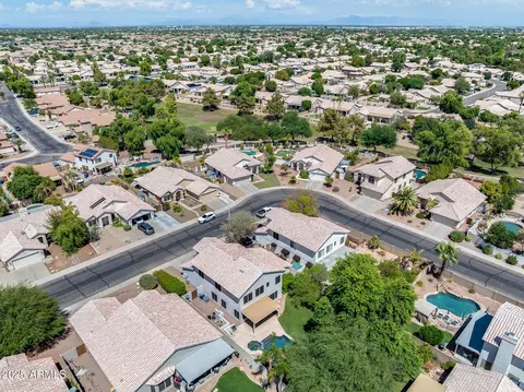 View/Area - 1883 W Falcon Dr, Chandler, AZ 85286 photo 2 of 5